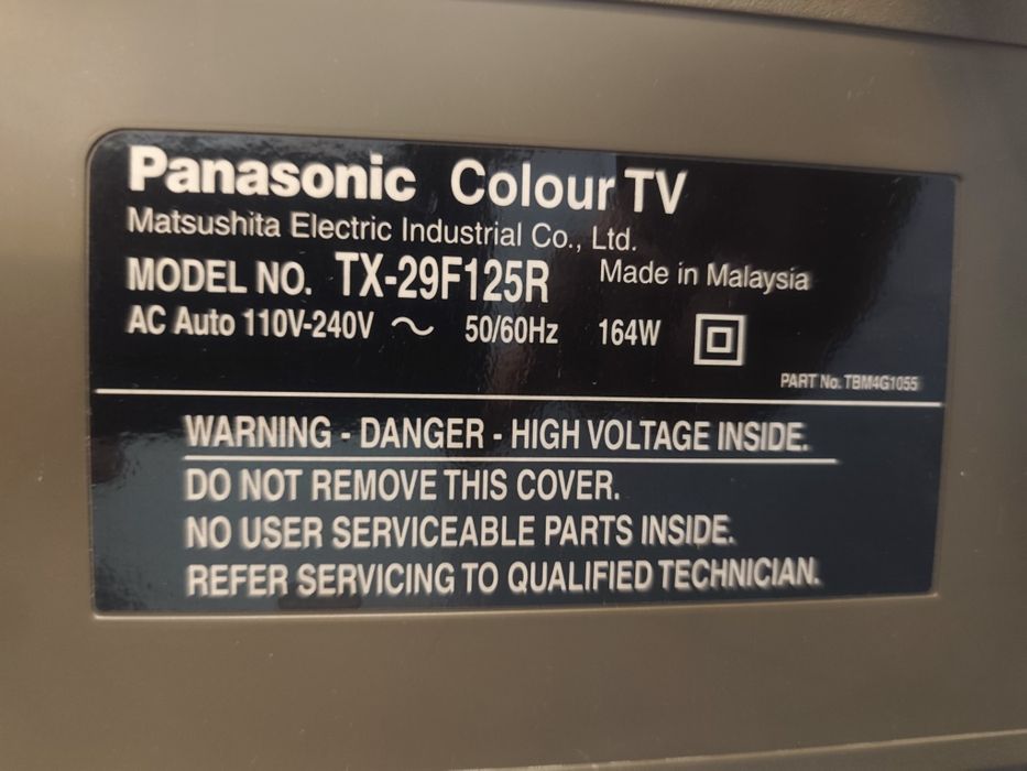 Комплект Panasonic телевизор и видеомагнитовон.