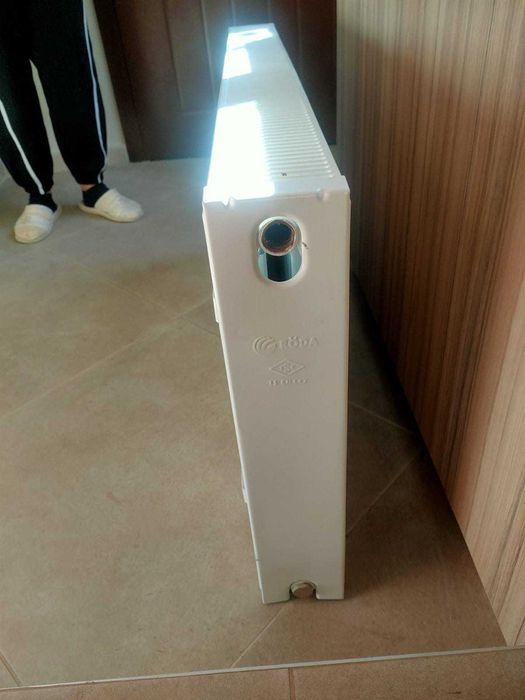 Стенен радиатор Röda