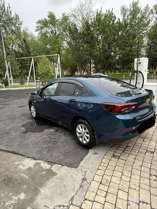 Продам свой chevrolet onix 4 позиция Ltz АКПП турбо!