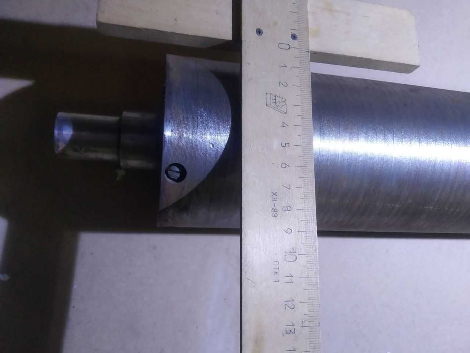 Вал для производственных нужд. Размеры в описании.