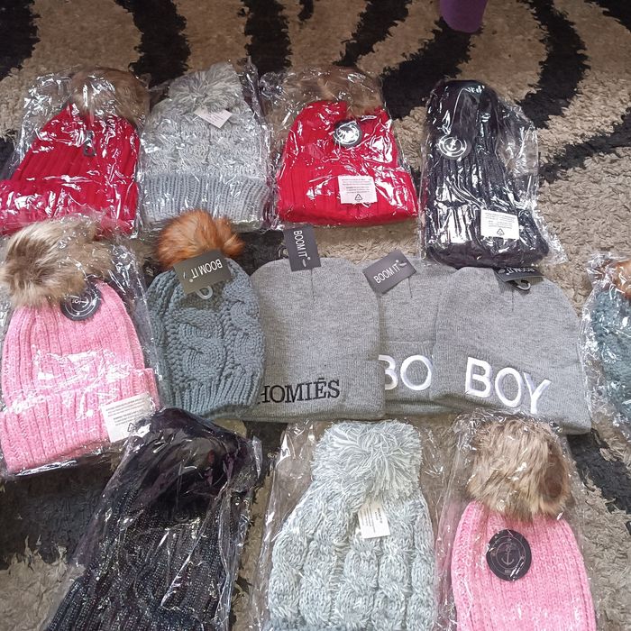 Продам шапки теплые зима