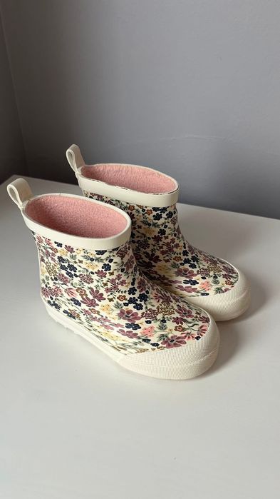 Детски обувки и апрески