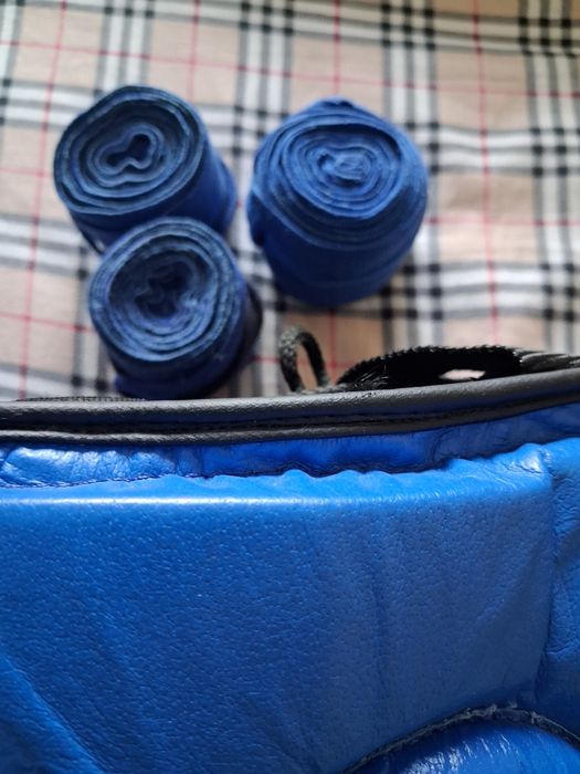 Продам шлем,перчатки