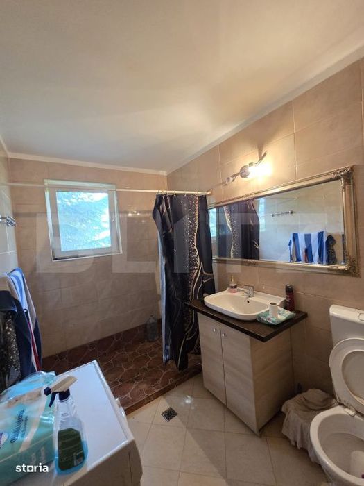 Apartament decomandat cu terasa si parcare, 2 camere, zona de case, Fl