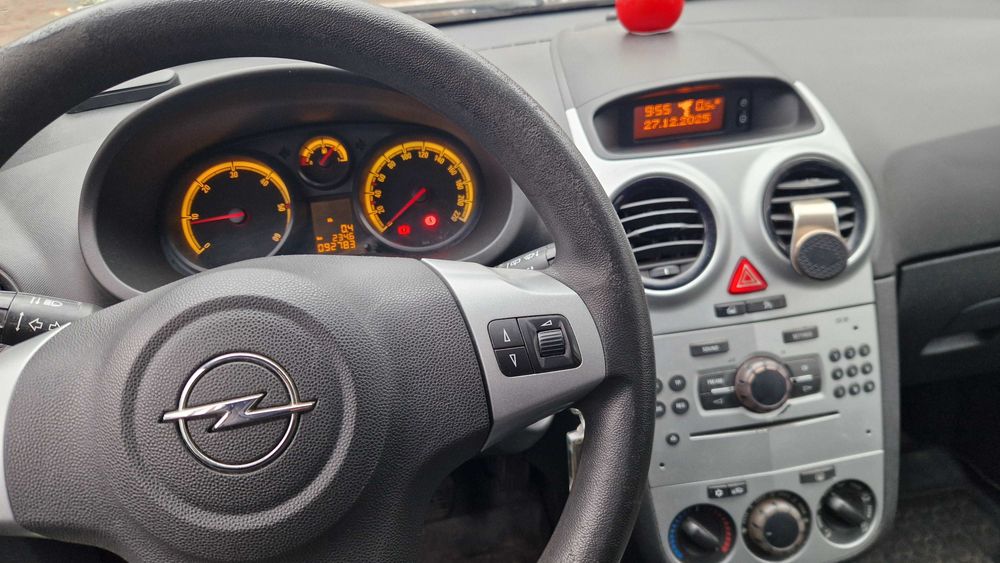 Opel Corsa,  Km.94100   luată de nouă