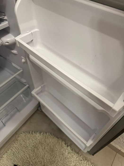 Холодильник,среднего размера,серый