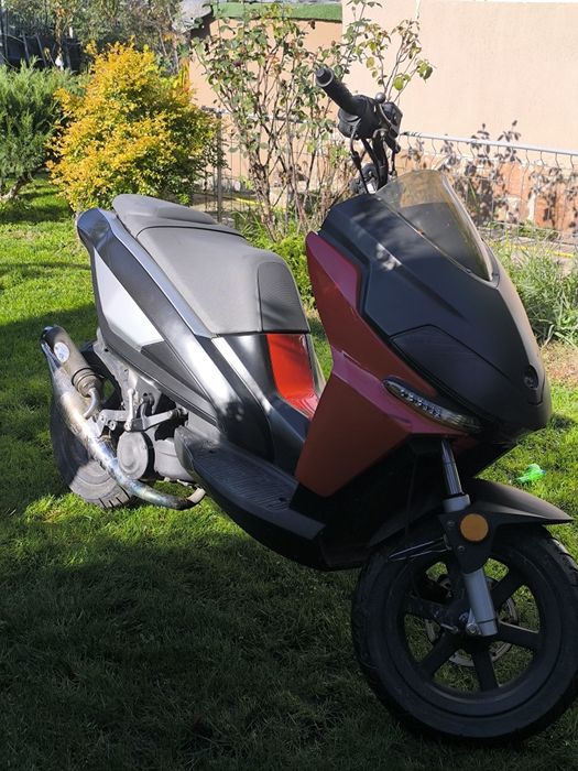 Скутер BENELLI 50сс (с документи)