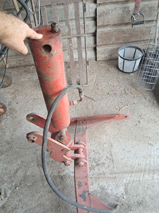 Vand cupla remorcare tractor si suport freza pentru semanatoare