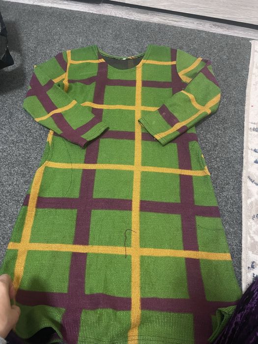 46 razmer bir oy kiyildi. Toza hali kop kiysa boladi kuzgi qishgi.