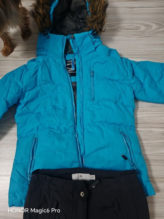 Ски екипировка за жени.