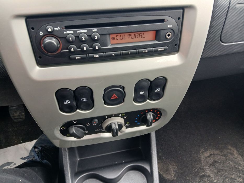 Dacia Logan Mcv 1.5 Diesel 5 locuri € 5 2012