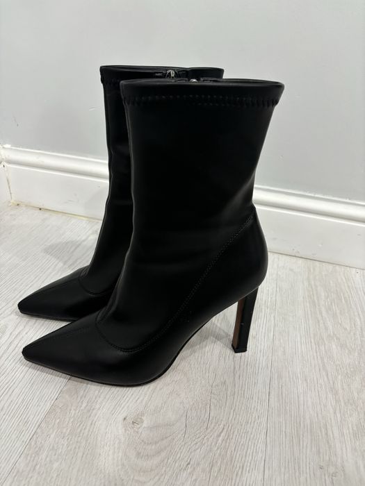 Продаю женские Ботильоны