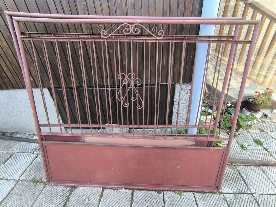 Дворни метални врати