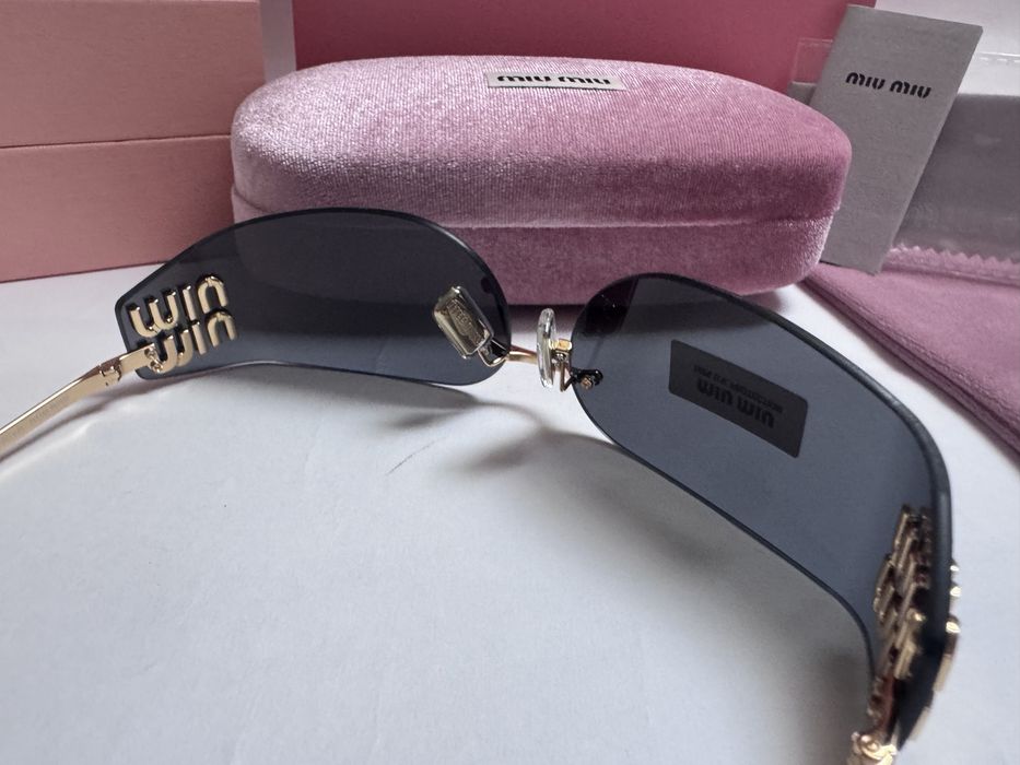 Ochelari de soare Miu Miu MUA51S 75-14 110, Noi