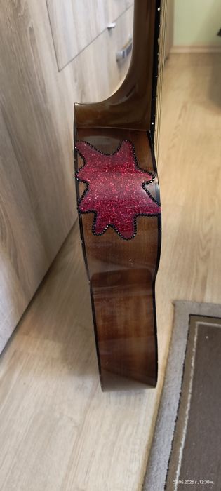 Акустична китара  в топ състояние