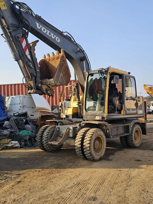 Экскаватор волво 145 сотилади узбда ишламаган.