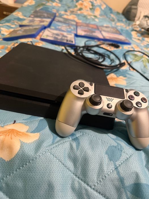 Плейстейшън 4 slim 1TB с много игри