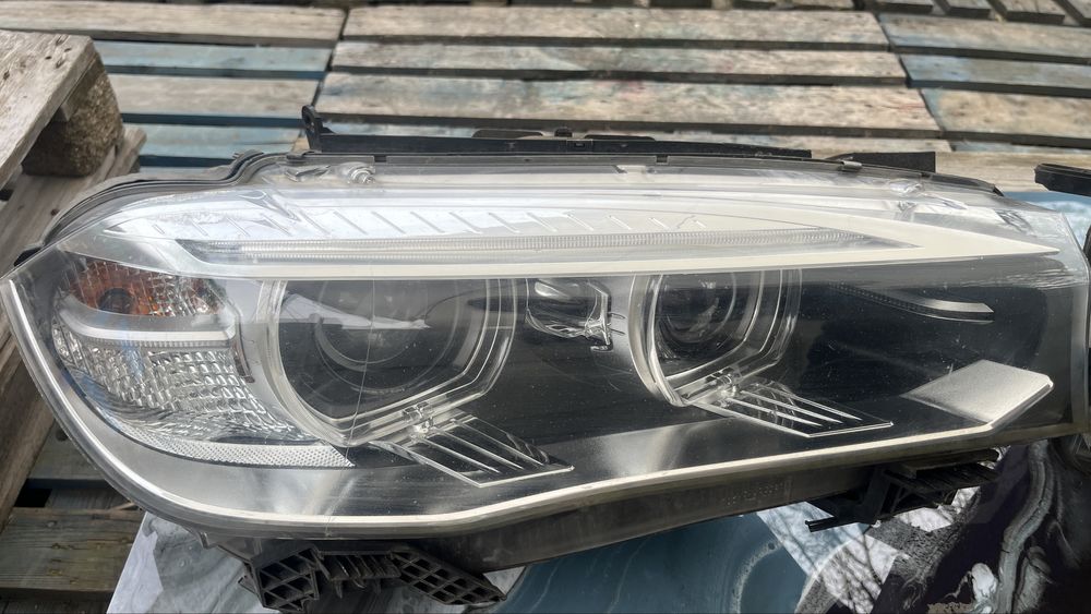 Far faruri stanga dreapta  bi-xenon adapriv de Anglia BMW X5 F15 complecte piese dezmembrari