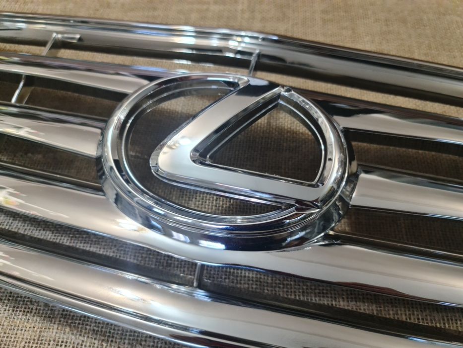 RX300.  Решетка радиатора