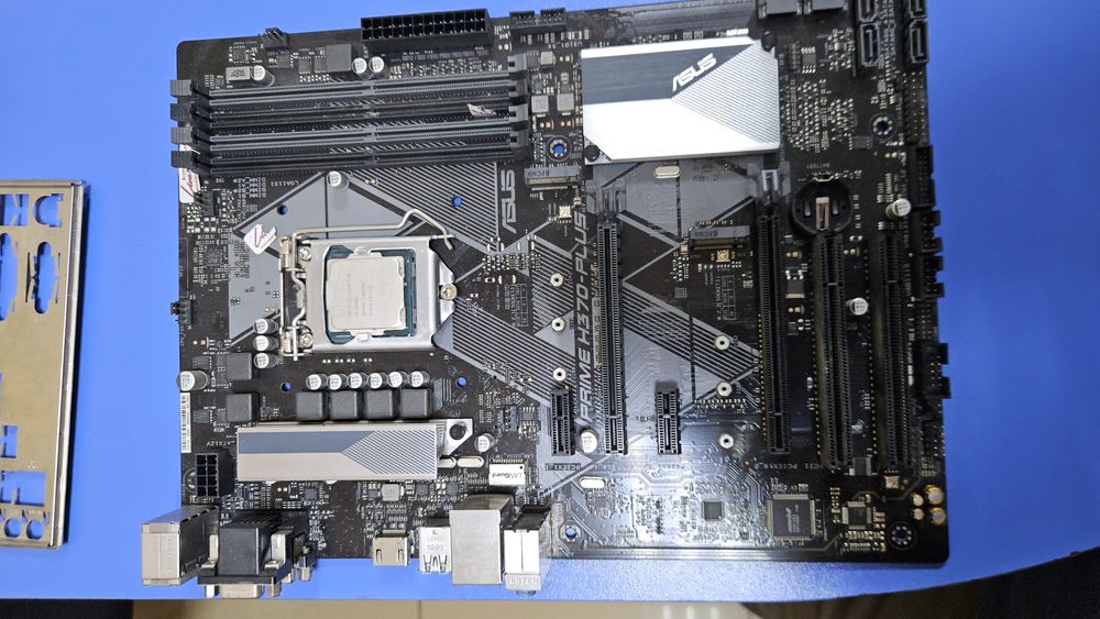 Материнская плата Asus prime H370-plus с процессором
