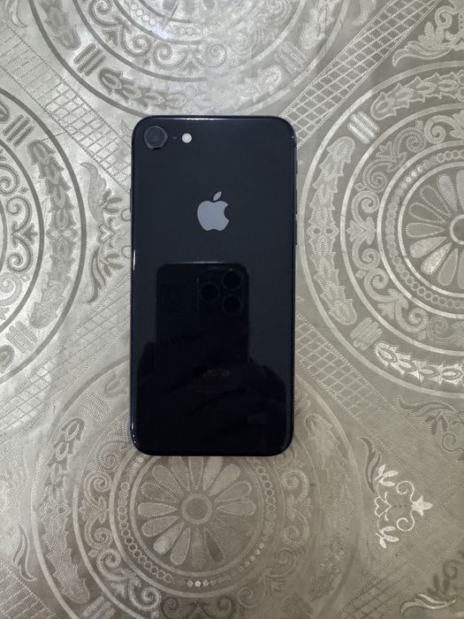 Срочно продам айфон 8 64 gb