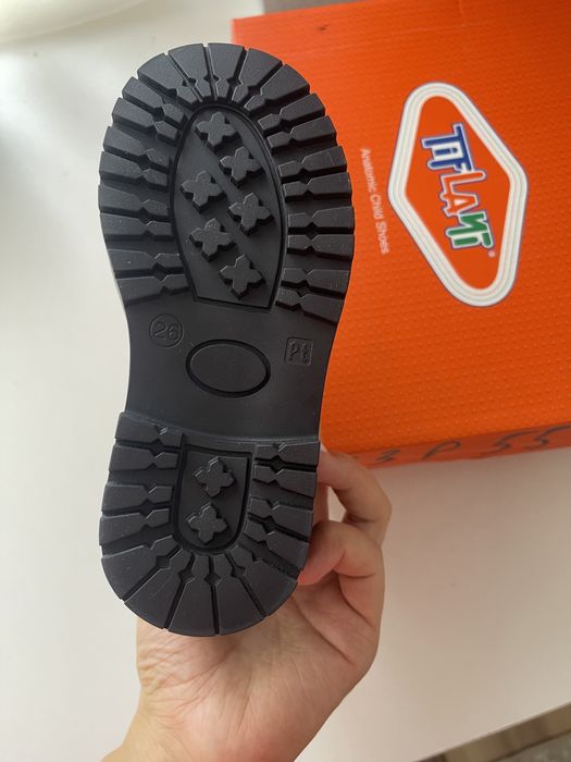 Продам новые кожанные сапожки