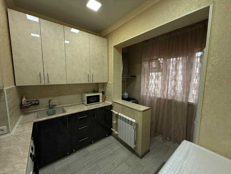 Сдаётся 1 переделанная (в 2) комнатную квартиру на Юнусабад 6