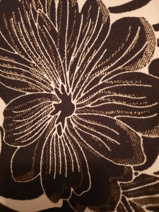 Frumos pulover Gerry Weber cu brosa asortata mărimea 40