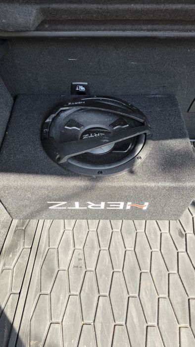 Hertz Subwoofer auto + amplificator