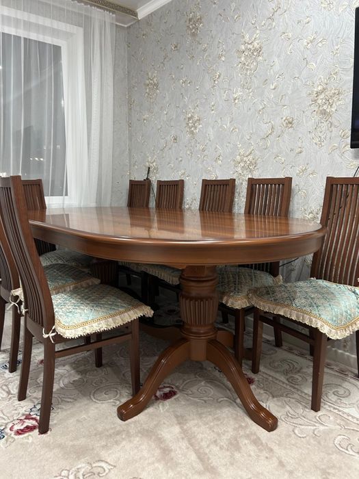 Продам обеденный стол