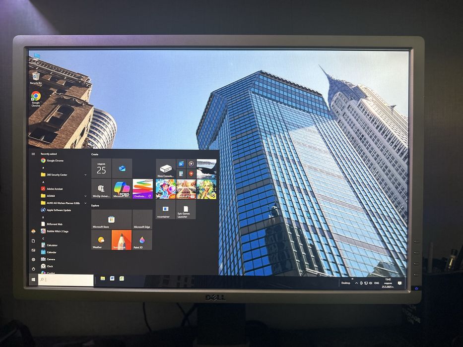 Компютър Lenovo + монитор Dell 24”