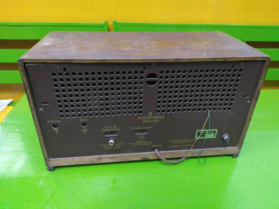 Radio vechi Nordmende 398 (Germania, 1949/1950) – pentru colecționari