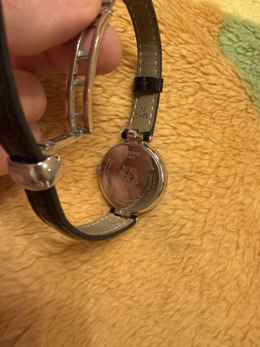 Часовник Tissot Flamingo