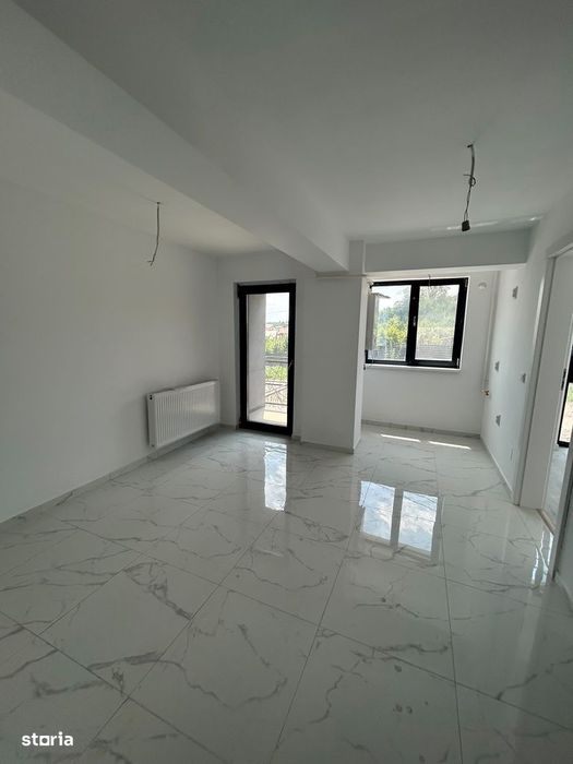 Apartament cu 3 camere - zona Hlincea