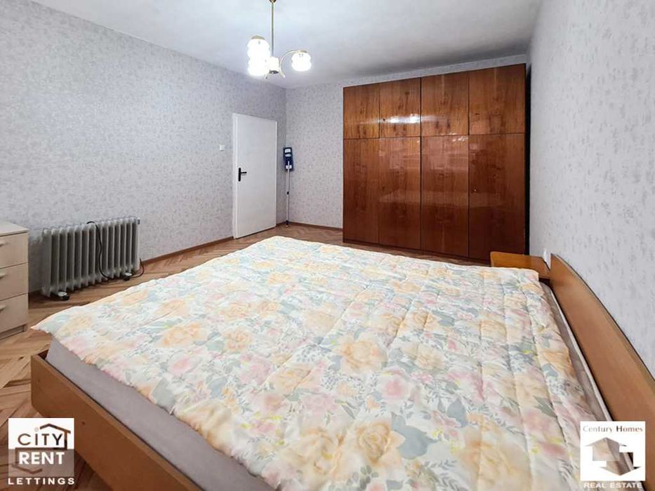 104987 Апартамент с три помещения, в широкия център на Велико Търново