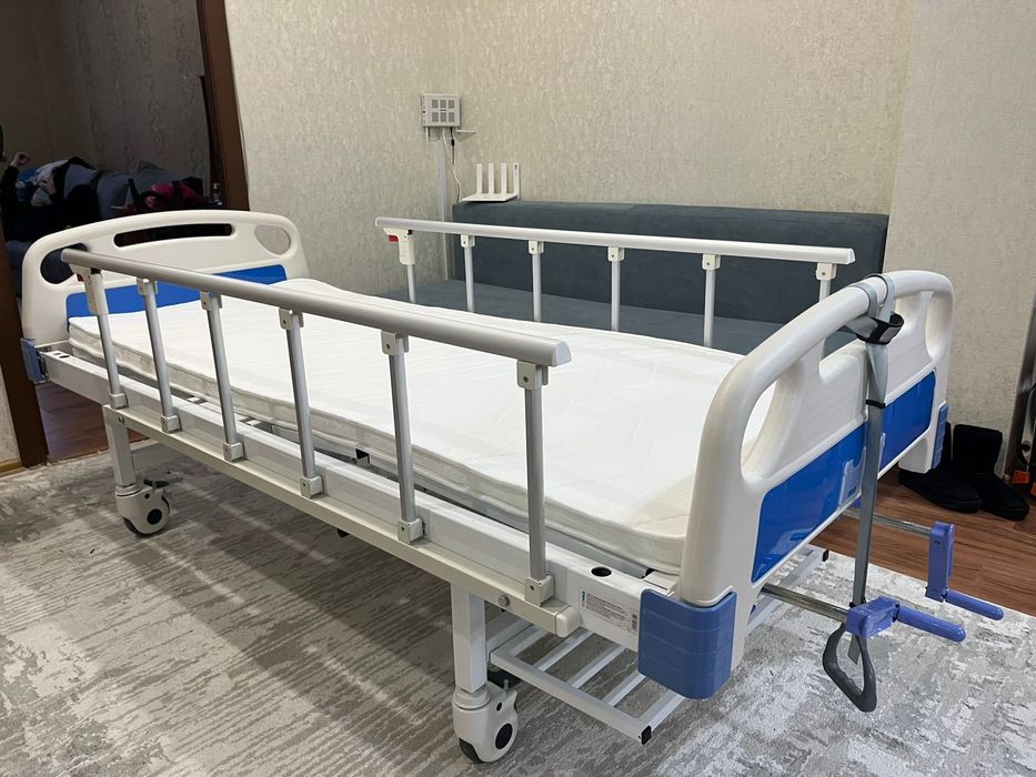 Медицинская кровать