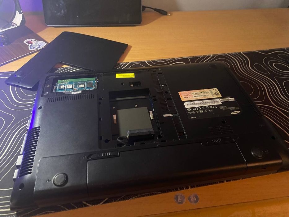 ноутбук SAMSUNG RC520