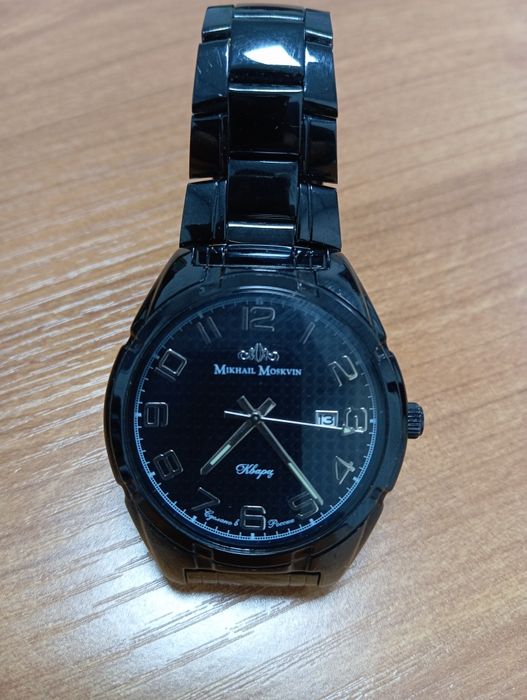 Часы наручные , кварцевые