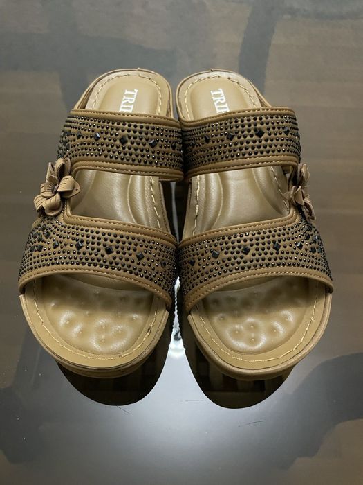 Новые шлепки на лето