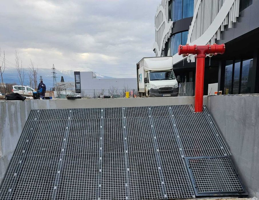 Изработка на метални конструкции, метални рампи и пасарелки