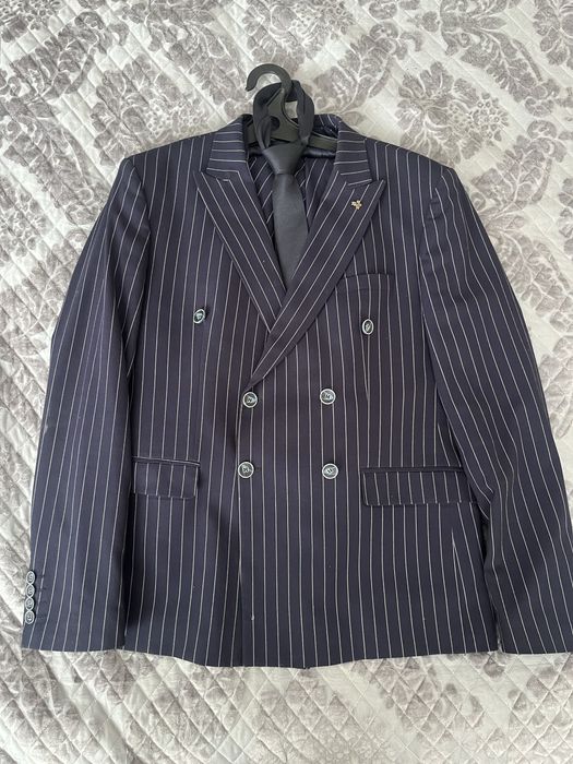 Продам костюм тройка