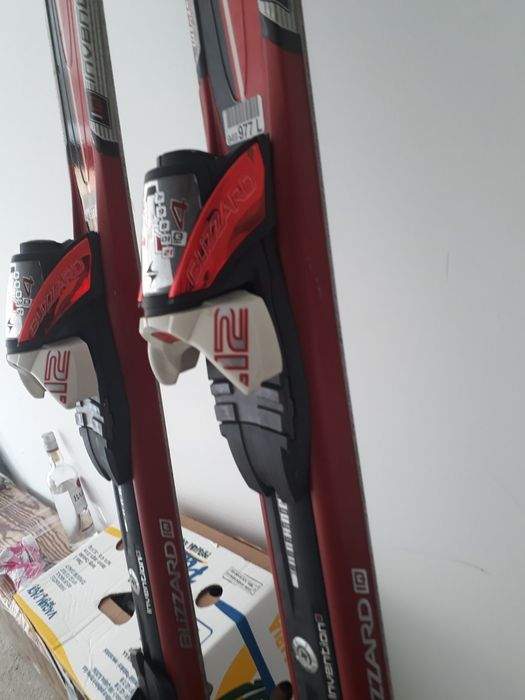 Ски, ски обувки и щеки