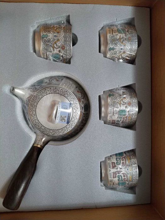 Набор декоративной посуды из серебра 990%