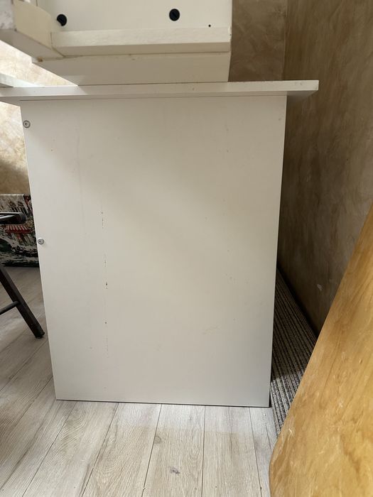 Продам стол икеа б/у, есть царапины