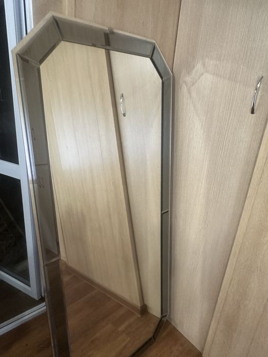 Продам зеркало настенное