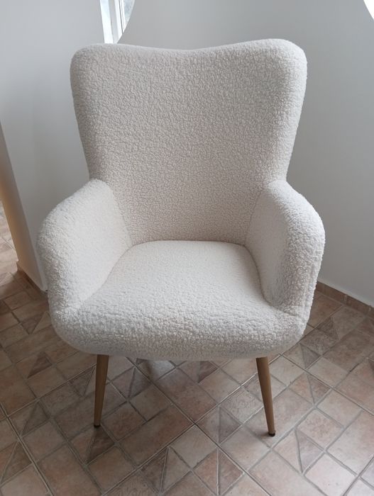 Офис мебели бели