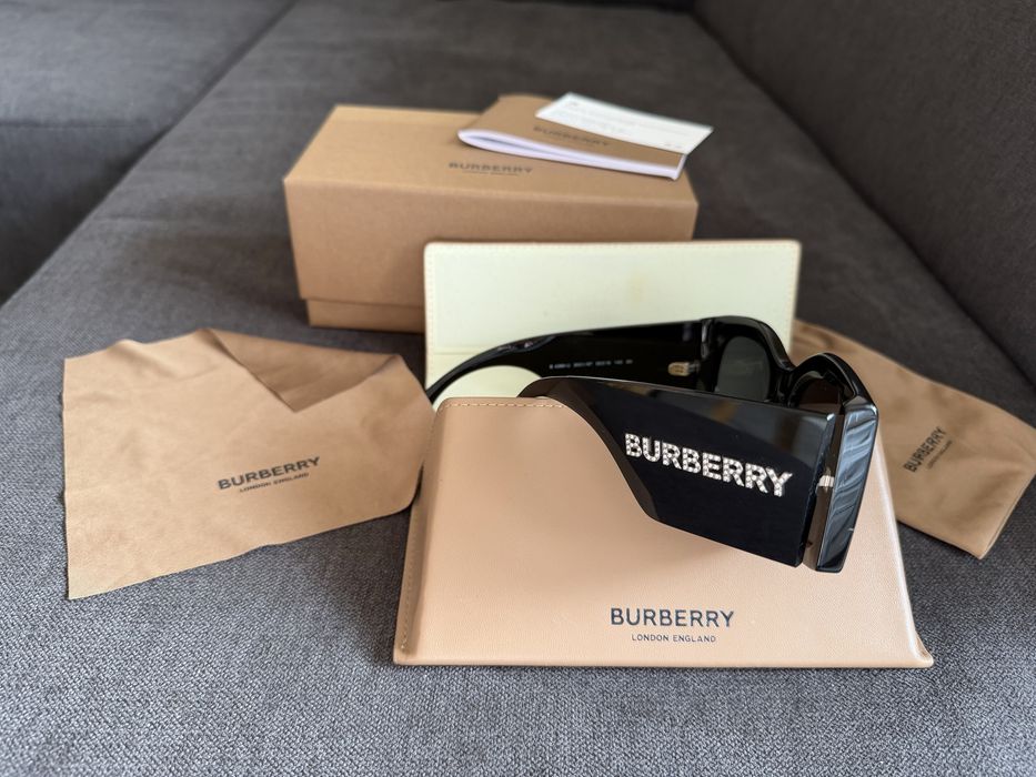 Слънчеви очила Burberry - рядък модел с камъни
