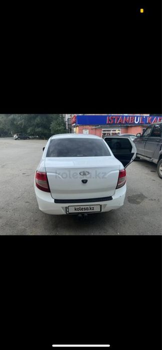 Машина Лада Гранта.Газ-бензин