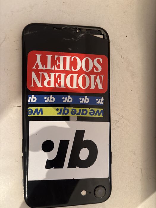 продам айфон Se 2020 на разбор цену предлогайте