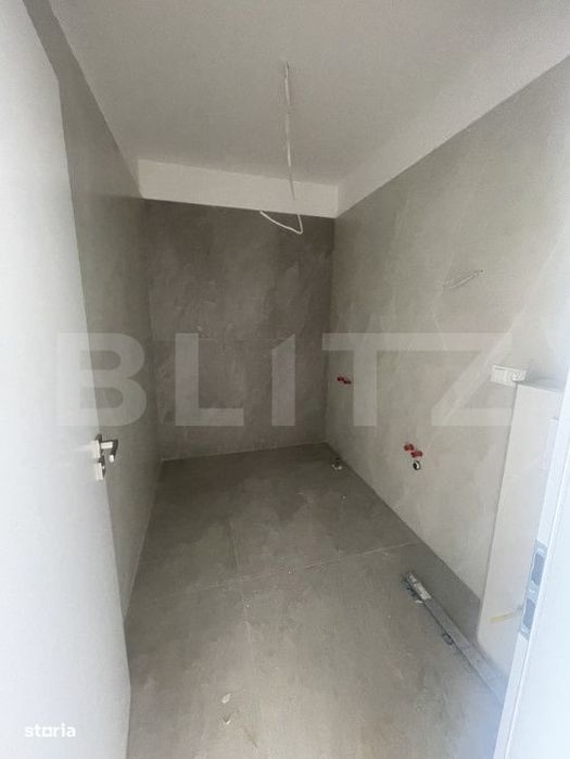 Apartament de vanzare, cu 3 camere, balcon mare, panorama superba, com